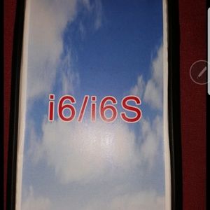 IPHONE 6 PHONE CASE.
COLOR RED
BRAND NEW